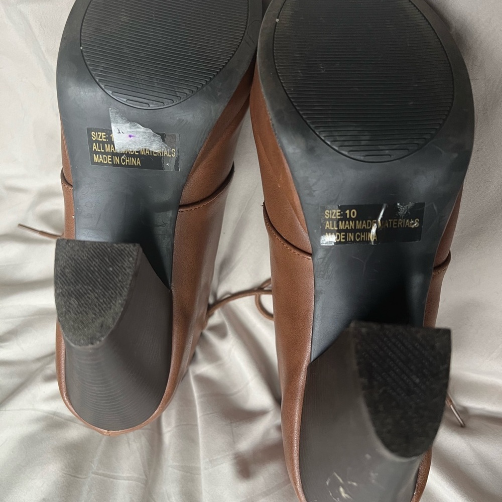 Block Heel Platform Booties - Picture 6 of 7